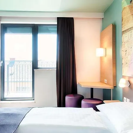 Hotel Hbf 2*