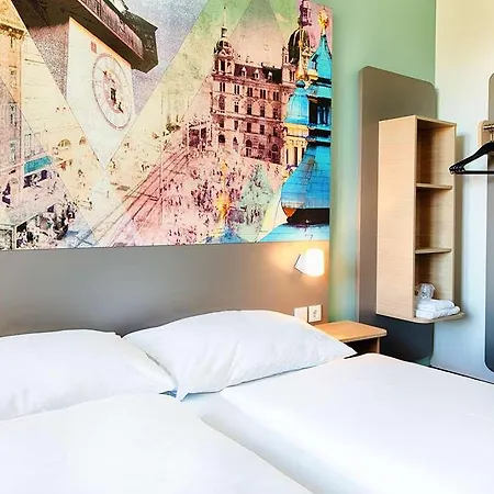Hotel Hbf 2*